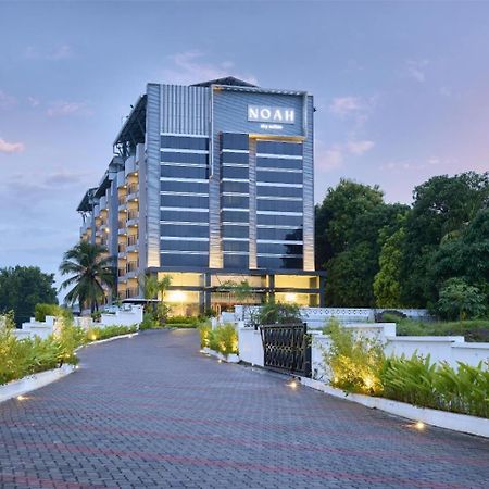 Noah Sky Suites Kochi Exterior photo