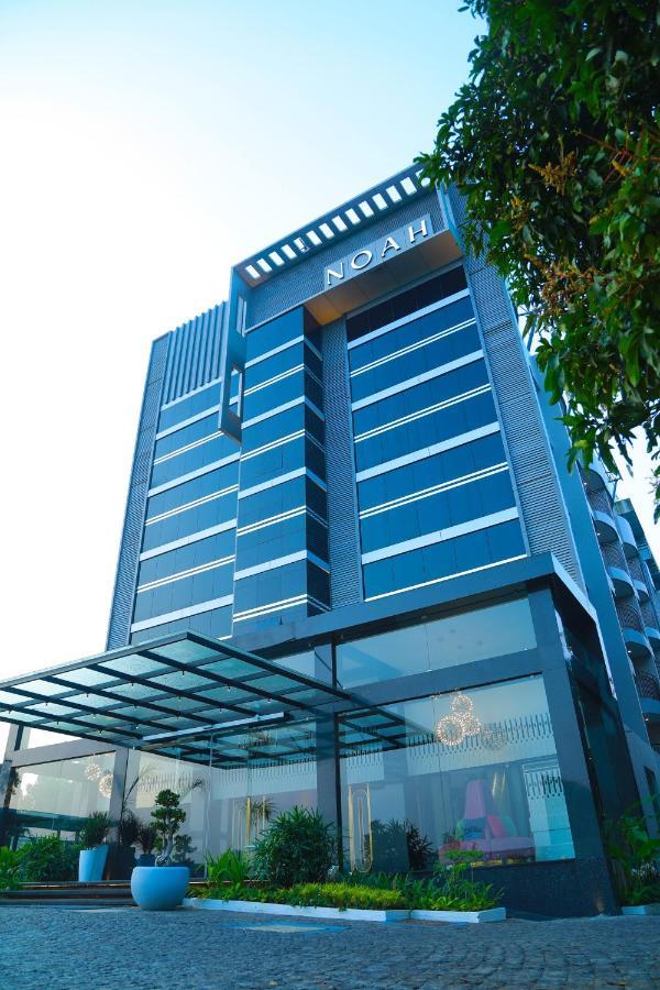 Noah Sky Suites Kochi Exterior photo